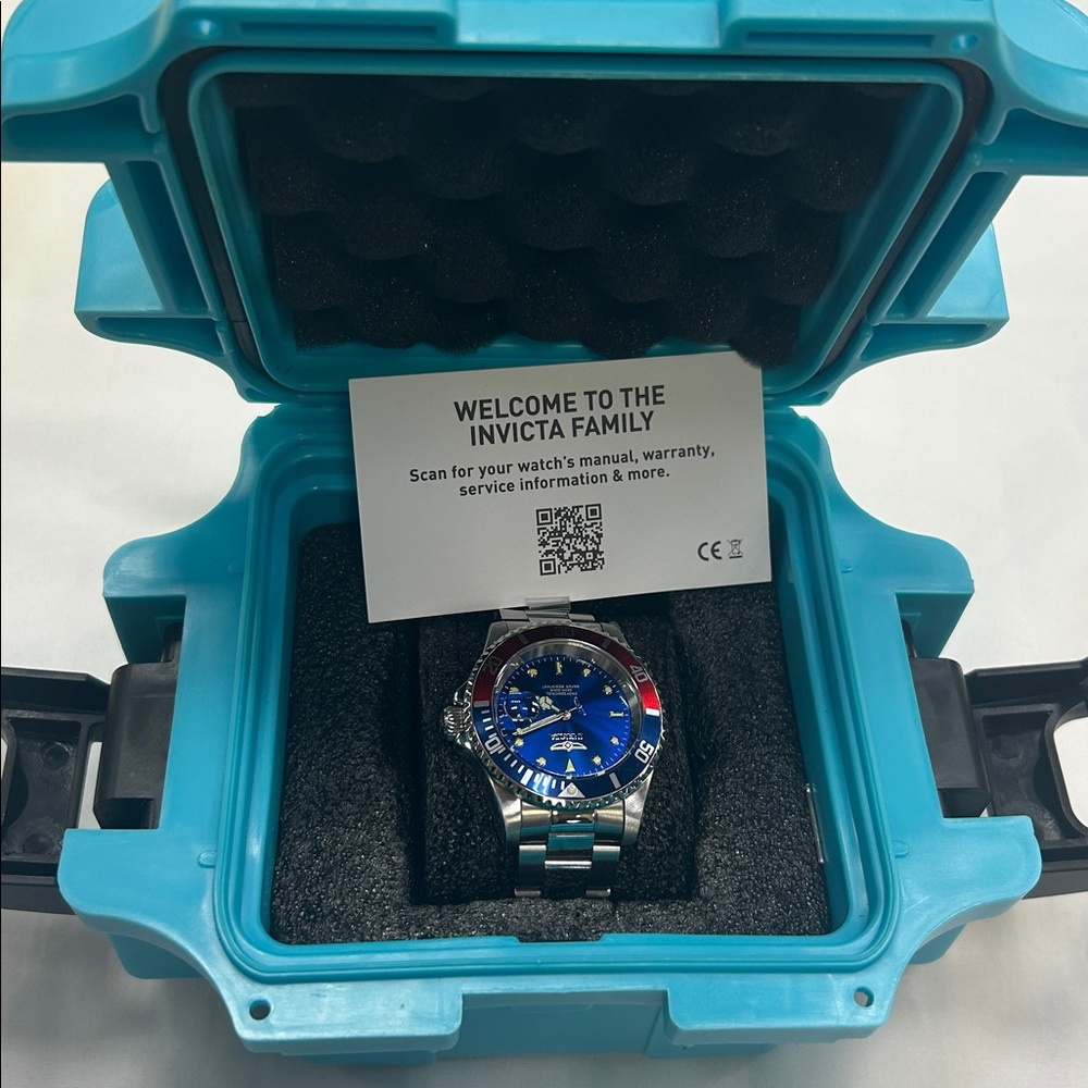 Invicta Silver and Blue Dive Watch - Picture 7 of 9